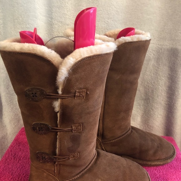 Bearpaw boots. - Picture 2 of 8